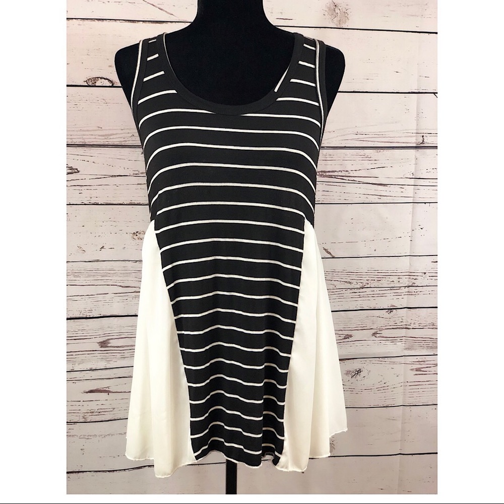 ❤️Finn & Clover black and white top